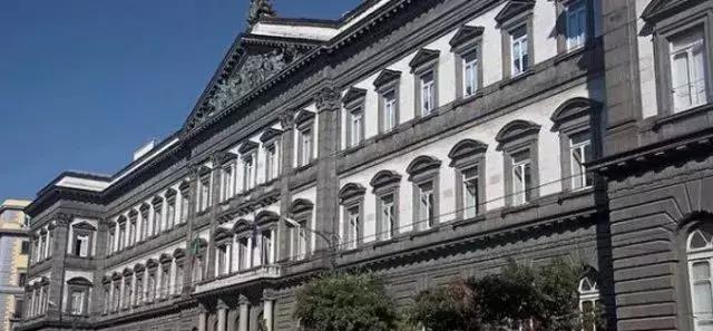 那不勒斯費德里克二世大學.jpg